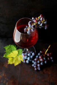 Dessertvin med druer i glas