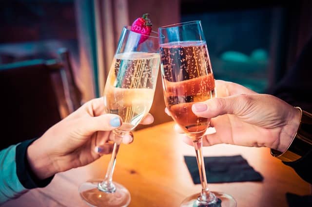 Mousserende vin i hvid og rosé